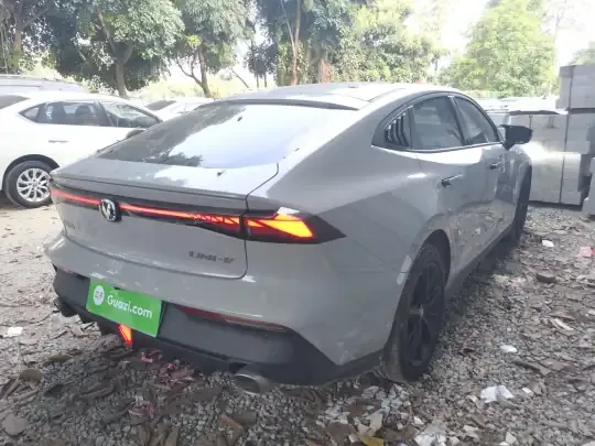 CHANGAN UNI-V 2023 (15900 км)