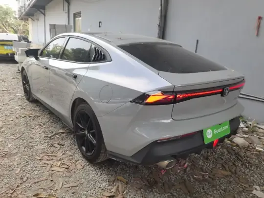 CHANGAN UNI-V 2023 (15900 км)