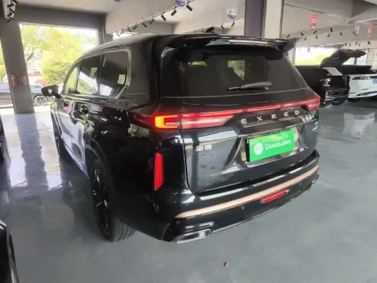 EXEED Lanyue 2023 (7100 км)