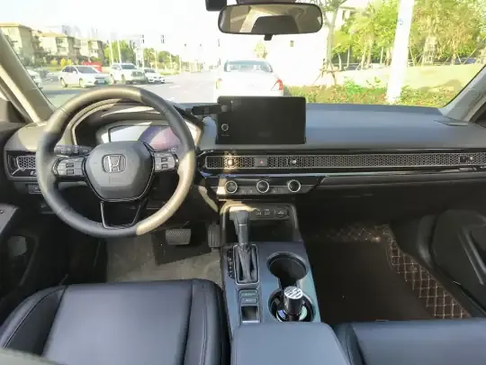 Honda Civic 2023 (18700 км)