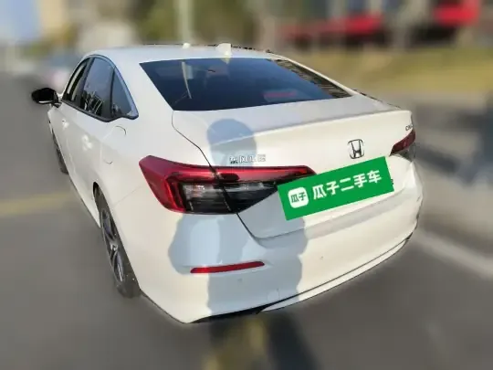 Honda Civic 2023 (18700 км)