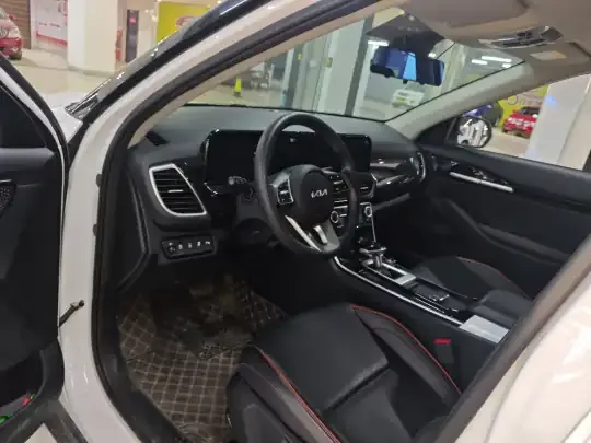 Kia Seltos 2023 (15400 км)