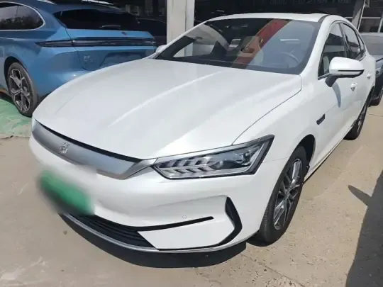BYD Qin PLUS 2023 (2800 км)