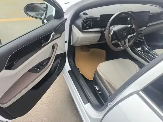 BYD Qin PLUS 2023 (2800 км)