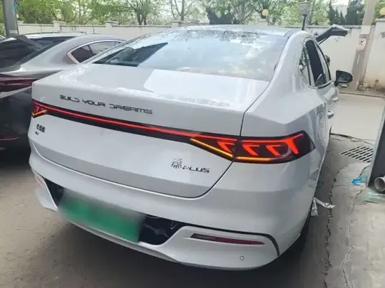 BYD Qin PLUS 2023 (2800 км)