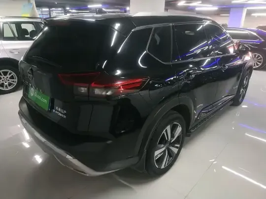 Nissan X-Trail 2023 (37500 км)
