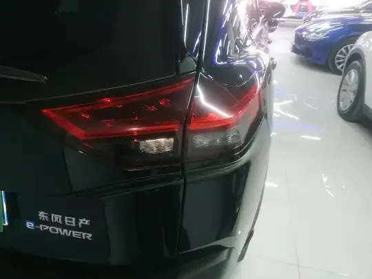 Nissan X-Trail 2023 (37500 км)