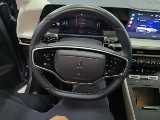 Lincoln Corsair 2023 (32599 км)
