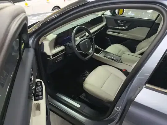 Lincoln Corsair 2023 (32599 км)