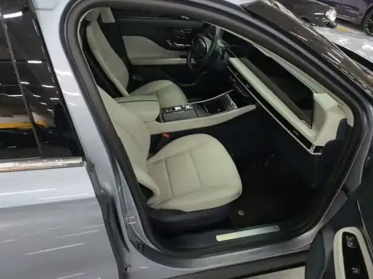 Lincoln Corsair 2023 (32599 км)