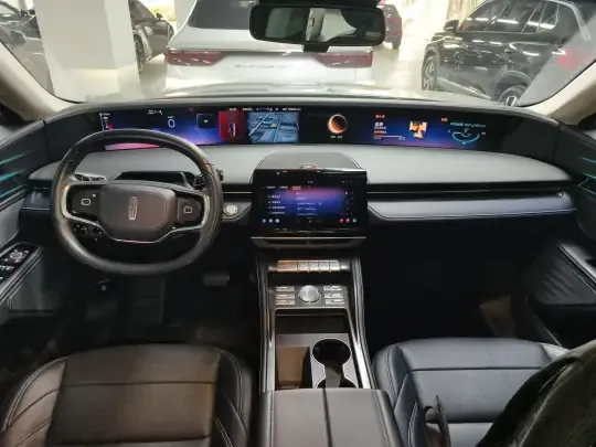 Lincoln Nautilus 2023 (39800 км)