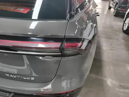 Lincoln Nautilus 2023 (39800 км)