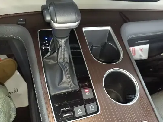 Toyota Granvia 2023 (59800 км)
