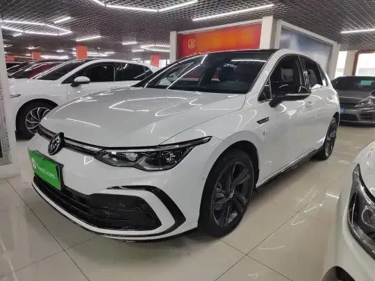 Volkswagen Golf 2023 (13000 км)