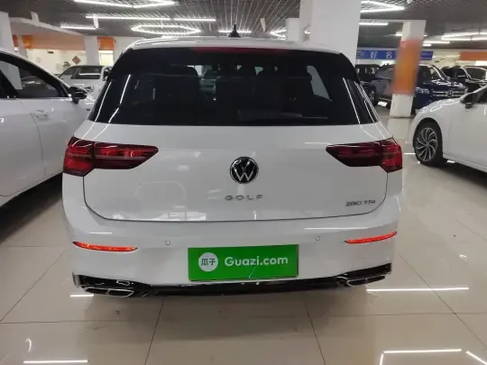 Volkswagen Golf 2023 (13000 км)