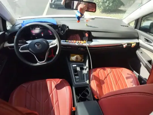 Volkswagen Golf 2023 (12200 км)