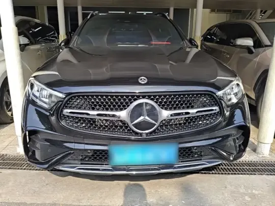 Mercedes-Benz GLC 2023 (41900 км)