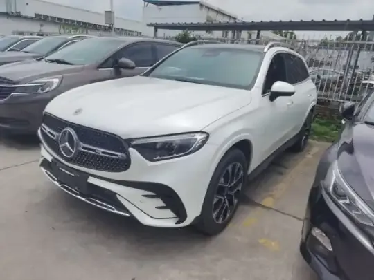 Mercedes-Benz GLC 2023 (42600 км)