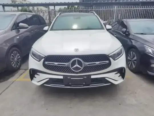 Mercedes-Benz GLC 2023 (42600 км)