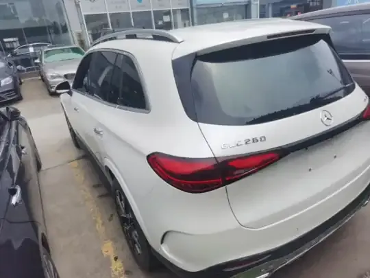 Mercedes-Benz GLC 2023 (42600 км)