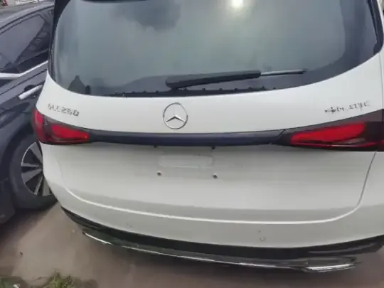 Mercedes-Benz GLC 2023 (42600 км)