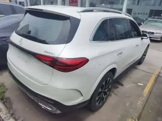 Mercedes-Benz GLC 2023 (42600 км)
