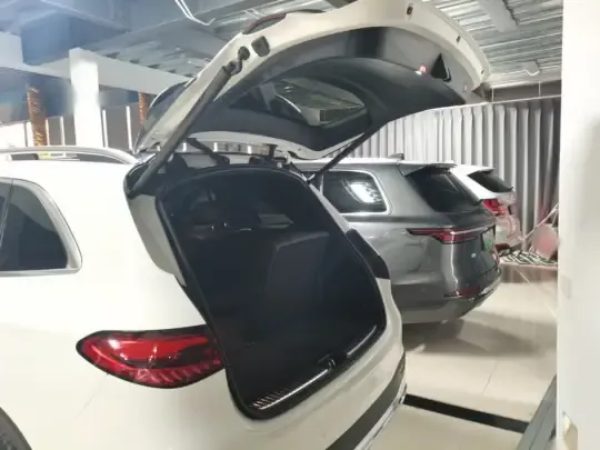 Mercedes-Benz GLC 2023 (35500 км)