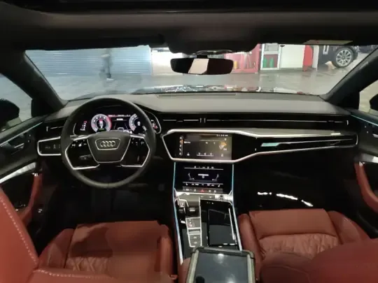 Audi A7L 2023 (38600 км)