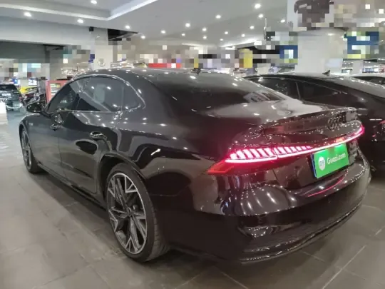 Audi A7L 2023 (38600 км)