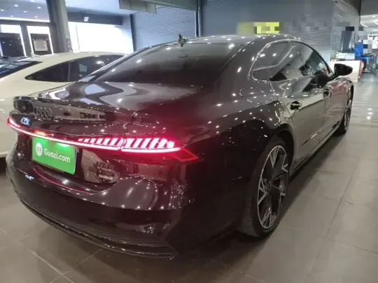 Audi A7L 2023 (38600 км)