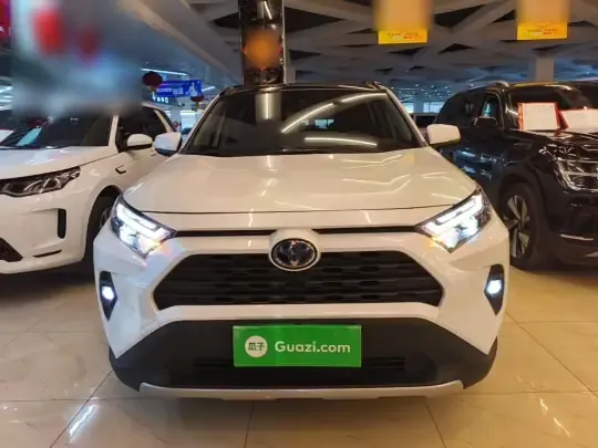 Toyota RAV4 2023 (33500 км)