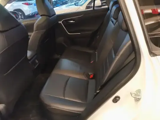 Toyota RAV4 2023 (33500 км)