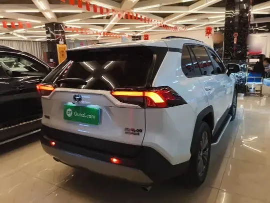 Toyota RAV4 2023 (33500 км)
