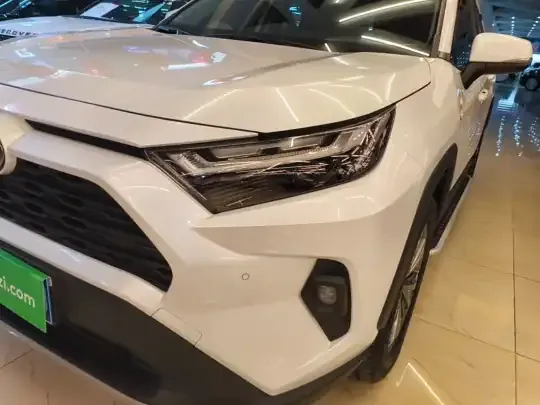 Toyota RAV4 2023 (33500 км)