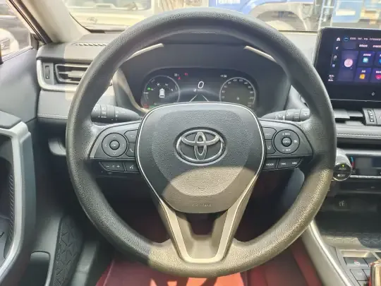 Toyota RAV4 2023 (63200 км)