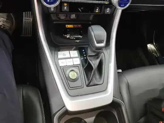Toyota RAV4 2023 (8300 км)