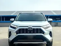 Toyota RAV4 2023 (8300 км)