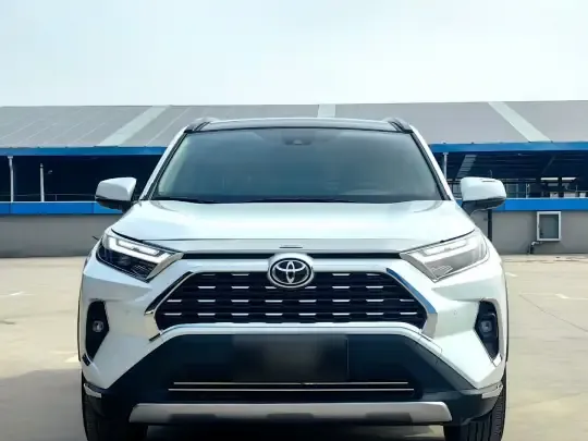 Toyota RAV4 2023 (8300 км)