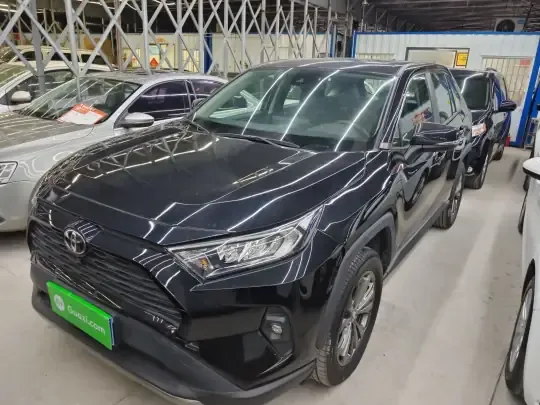 Toyota RAV4 2023 (23900 км)
