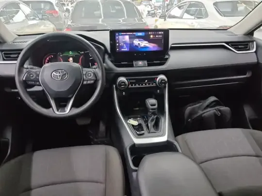 Toyota RAV4 2023 (23900 км)