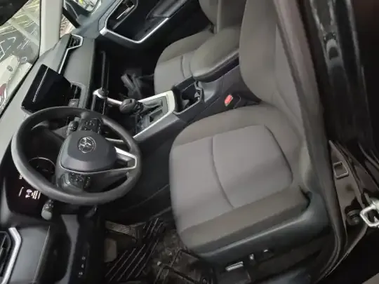 Toyota RAV4 2023 (23900 км)