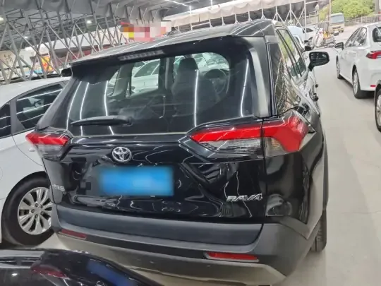 Toyota RAV4 2023 (23900 км)