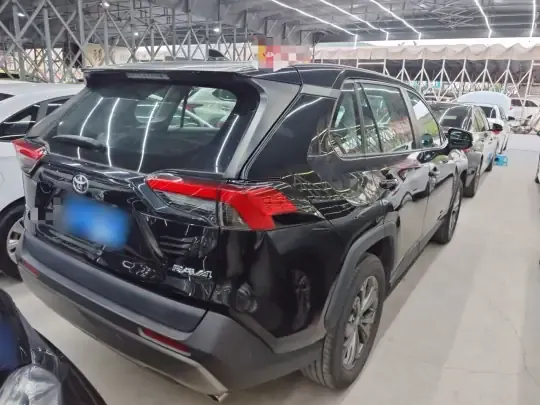 Toyota RAV4 2023 (23900 км)
