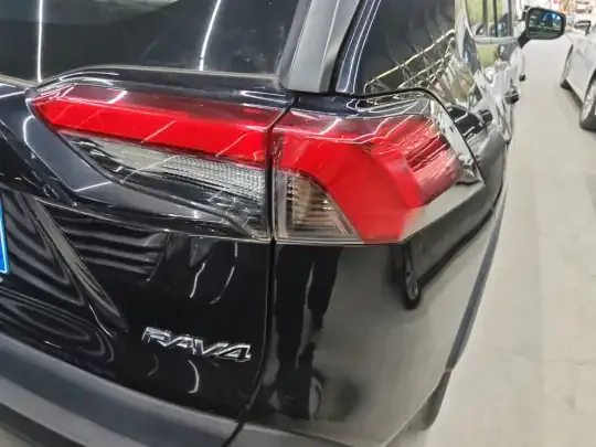 Toyota RAV4 2023 (23900 км)