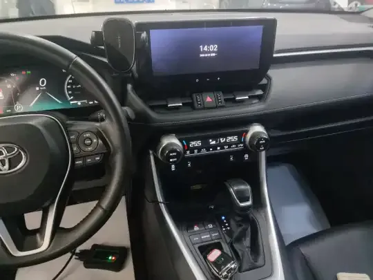 Toyota RAV4 2023 (78000 км)