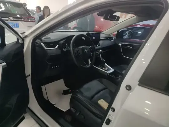 Toyota RAV4 2023 (78000 км)