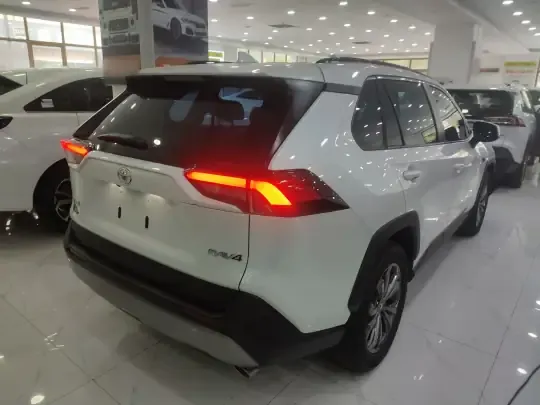 Toyota RAV4 2023 (78000 км)