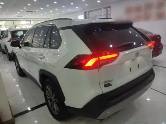 Toyota RAV4 2023 (78000 км)