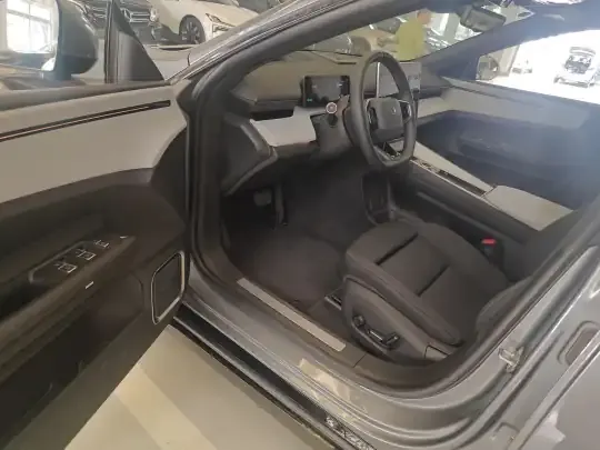 Polestar 4 2023 (15400 км)