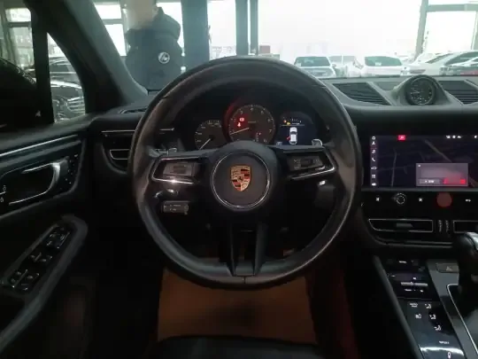 Porsche Macan 2024 (36500 км)